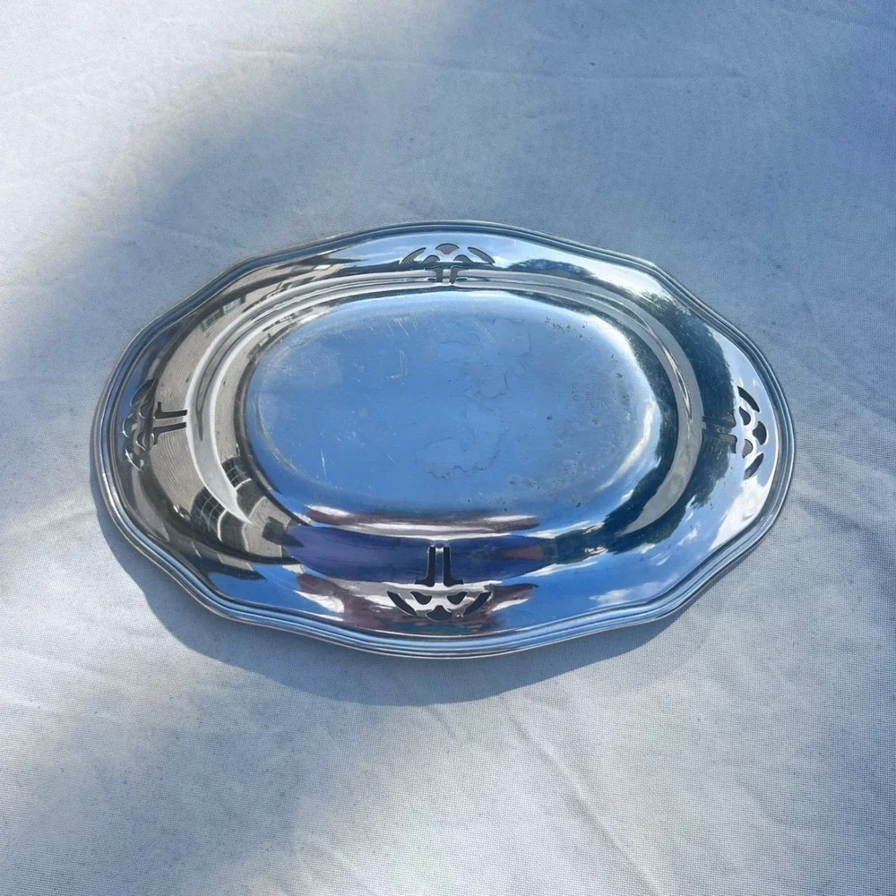 VINTAGE EPNS SILVER PLATE TRAY MB‎ INC. 810 M MONOGRAMMED Cls1029